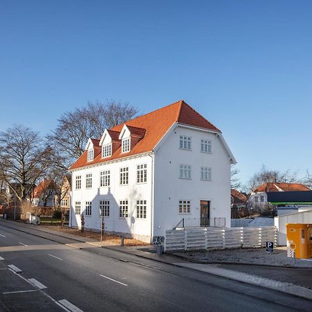 Aday - 2 Bedroom Apartment With Patio Ålborg Exteriör bild